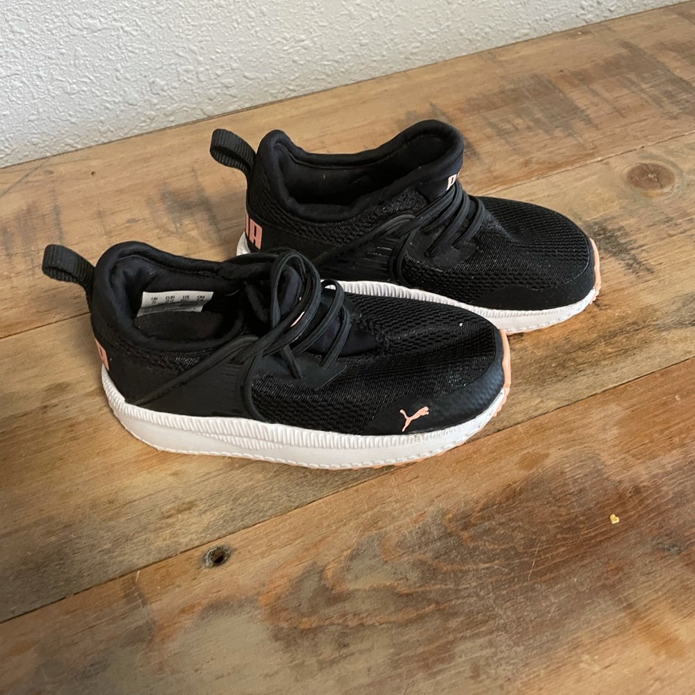 Puma Girls slip on shoe size 6c